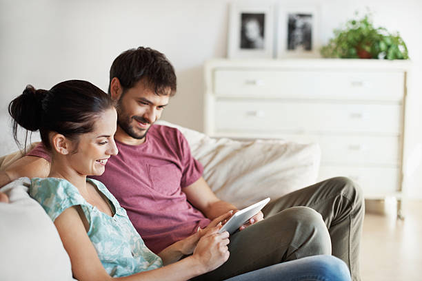 istock Showing him something she saw online 481087539