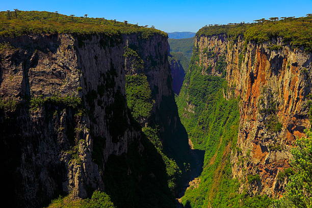Canyon Itaimbezinho in Rio Grande do Sul, Southern Brazil Please, you can see in the link below Landscapes of southern Brazil, border with Uruguay and Argentina: beautiful pampa gaucho, fields, sunsets, sunrises, canyons, estancias (ranch, farms) and much more!! canyon itaimbezinho rio grande do sul santa catarina southern brazil stock pictures, royalty-free photos & images