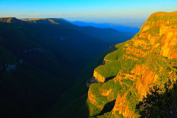 Canyon Fortaleza Sunset in Rio Grande do Sul, Southern Brazil Please, you can see in the link below Landscapes of southern Brazil, border with Uruguay and Argentina: beautiful pampa gaucho, fields, sunsets, sunrises, canyons, estancias (ranch, farms) and much more!! canyon itaimbezinho rio grande do sul santa catarina southern brazil stock pictures, royalty-free photos & images