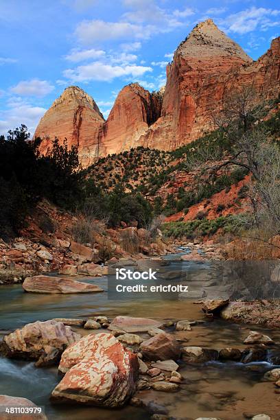 Photo libre de droit de La Virgin River Qui Coule À Travers Le Canyon De Zion banque d'images et plus d'images libres de droit de Canyon