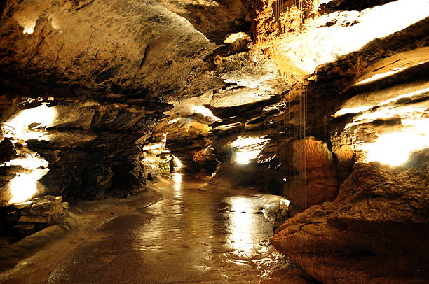 grottes du pays de galles, royaume-uni - brecon beacons photos et images de collection