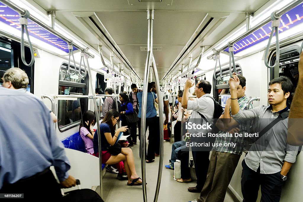 Interior del tren de metro, Kuala Lumpur Malaysia - Foto de stock de Adulto libre de derechos