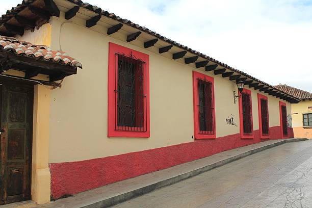 istock Painted wall on a narrow Mexican street 481170538