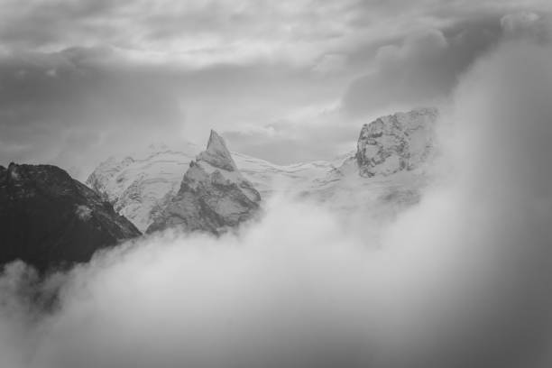istock Scenery of high mountain with clouds on a clear day 481183050