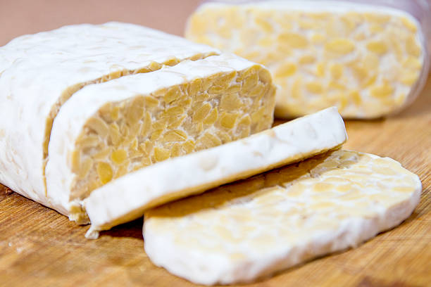 tempeh - tempeh fotografías e imágenes de stock