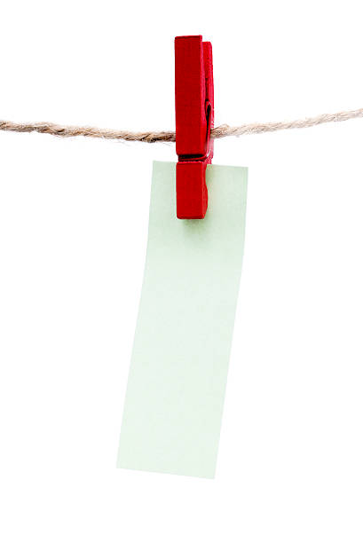 스티커 노트 매달기 한 빨랫줄 - clothesline clothespin adhesive note bulletin board 뉴스 사진 이미지