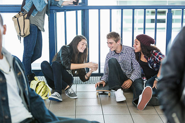 istock Teenagers hanging out 481209753