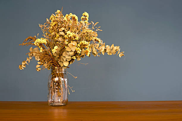 istock Dry flowers in glass vase 481219760