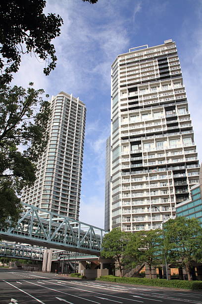 high-rise condomínio em yokohama minatomirai 21 - mm21 - fotografias e filmes do acervo