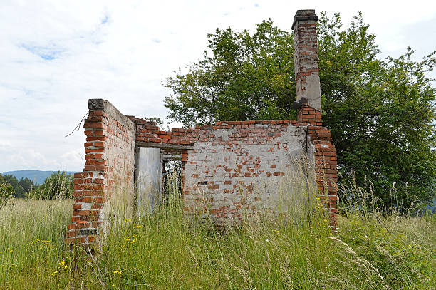 istock Ruined Brick Rural House 481257698