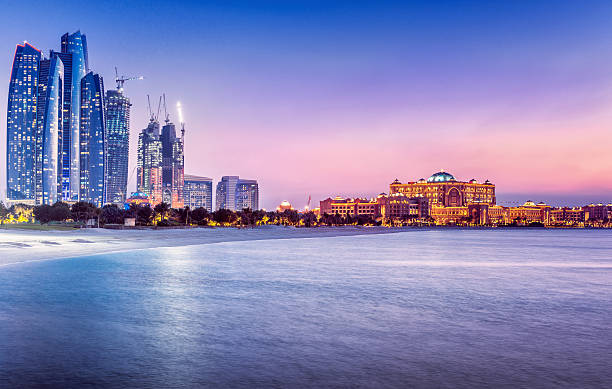 アラビアご宿泊のお客様には、アブダビ（uae ） - abu dhabi united arab emirates corniche city ストックフォトと画像