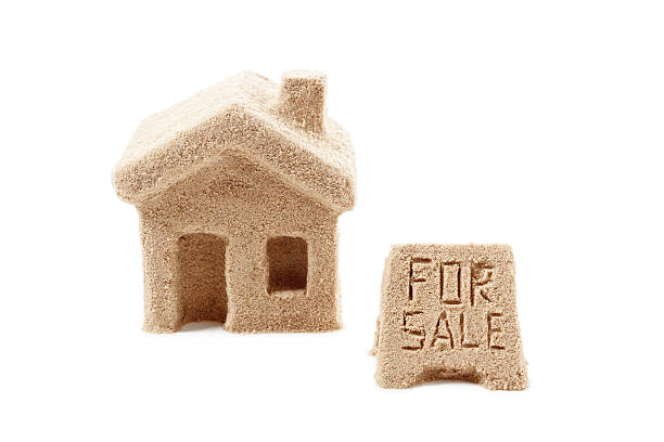 istock House for sale. Icon 481260706