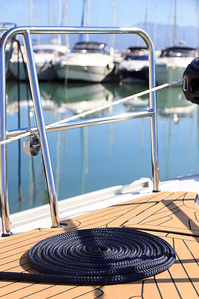 istock Sailing line on a deck of a yacht 481273765