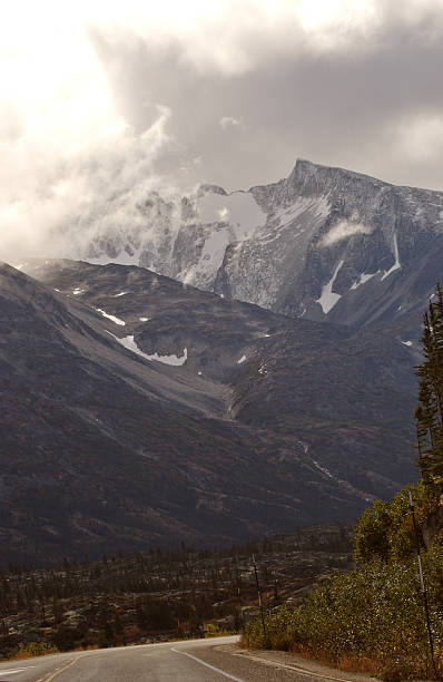 istock Road view of the Coast Mountains 481274119