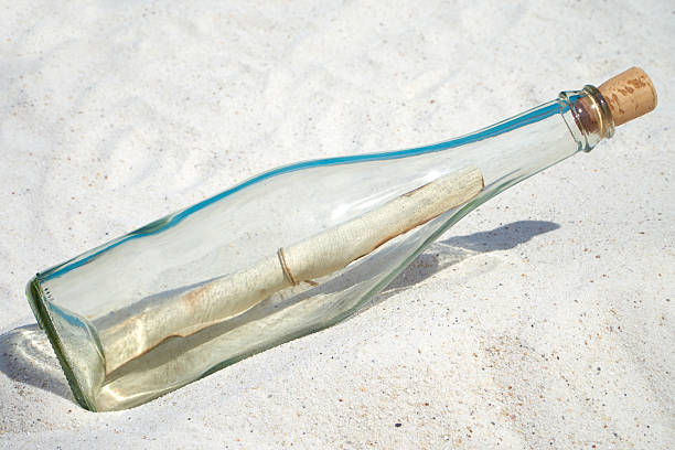 メッセージのビーチのボトル ストックフォト