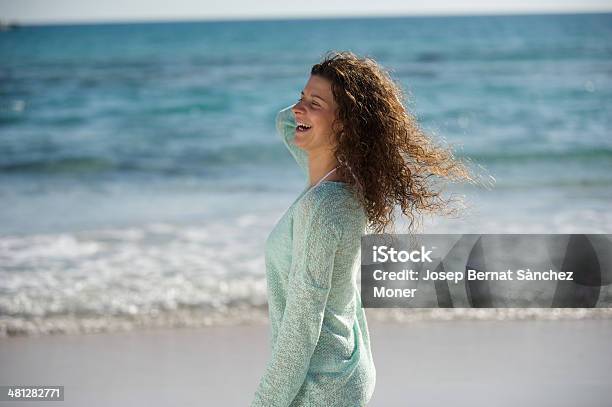 Na Praia - Fotografias de stock e mais imagens de 16-17 Anos - 16-17 Anos, 18-19 Anos, Adolescente