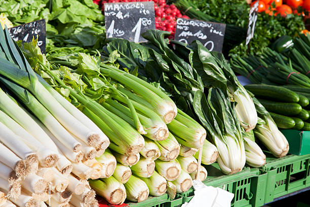 istock Farmer's market 481293709