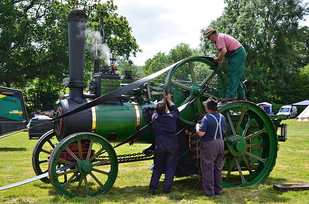 adhérence moteur à vapeur wiston steam rally. - road going steam engine photos et images de collection