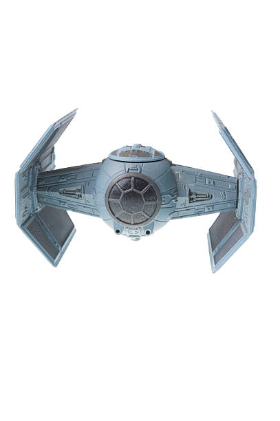 darth vader-krawatte erweiterte x1 starfighter - tie fighter stock-fotos und bilder