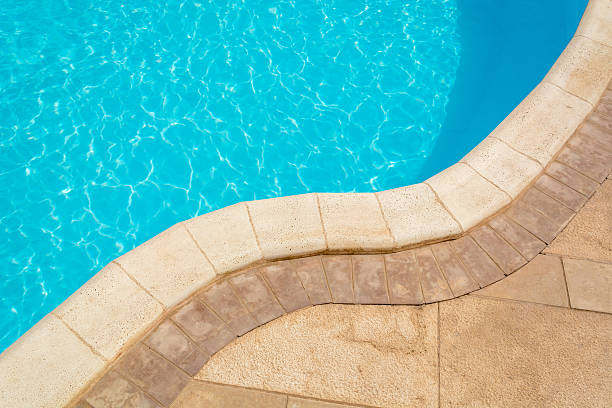 istock curve line of the pool 481319148