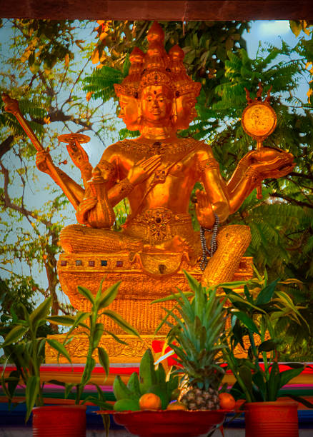 temple - hinduism monk buddhism myanmar photos et images de collection