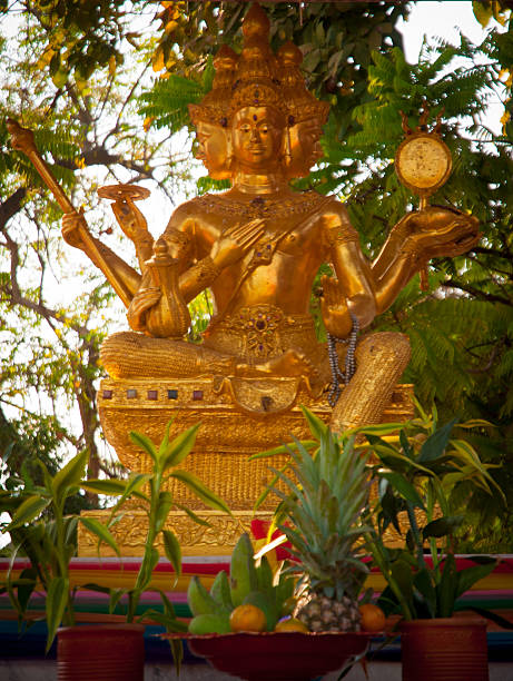 temple - hinduism monk buddhism myanmar photos et images de collection