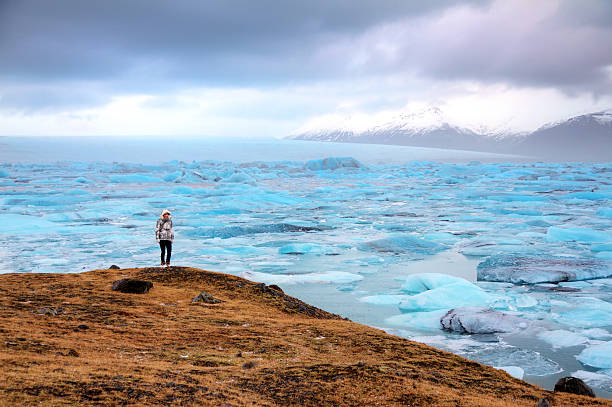 istock Jokulsarlon woman 481334320