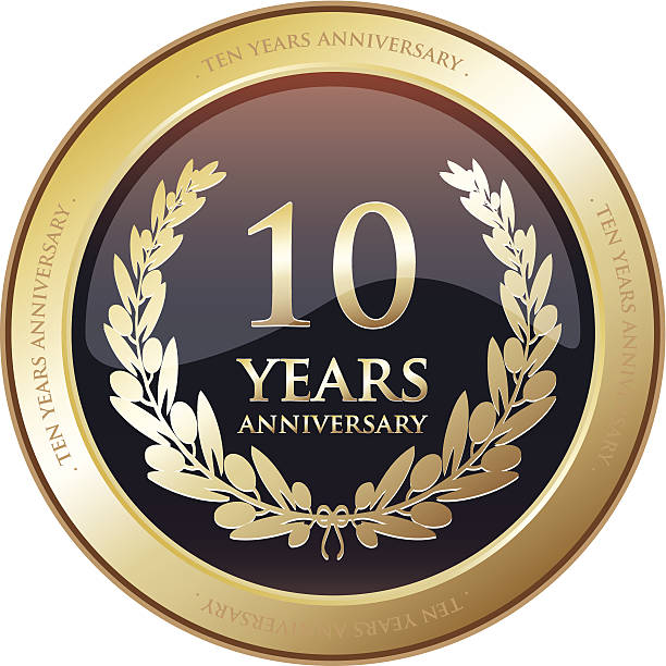 illustrazioni stock, clip art, cartoni animati e icone di tendenza di premio per l'anniversario-dieci anni - gold circle medallion insignia
