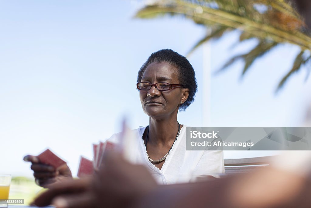 Las mujeres africanas que su próximo paso - Foto de stock de Carta - Naipe libre de derechos