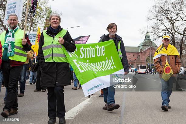 Energiewende Retten Demonstration In Wiesbaden Deutschland Stockfoto und mehr Bilder von Anti-Atomkraft-Demonstration