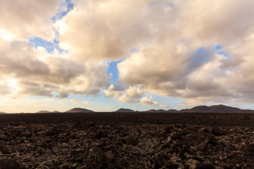 Isla de Lanzarote icónica montañas del fuego en el parque nacional de Timanfaya photo