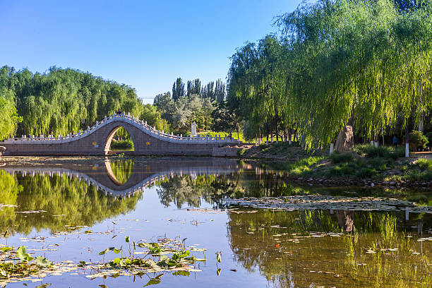 parco di zhongshan di yin chuan, cina - guyuan foto e immagini stock