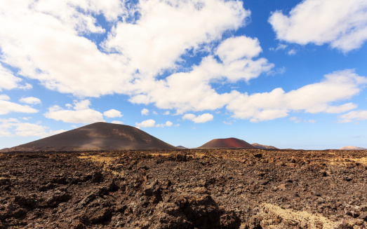 Isla de Lanzarote icónica montañas del fuego en el parque nacional de Timanfaya photo