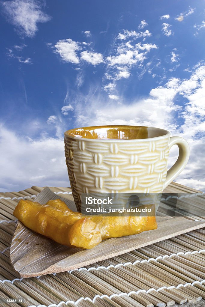 Massa profunda Frito bastões e uma taça - Royalty-free Alimentação Não-saudável Foto de stock