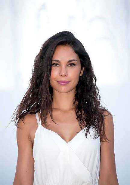 istock Beautiful  Woman  In The Park 481393934