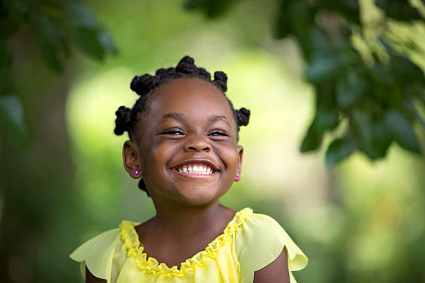 Summer Smile African American child smiling. little black girl hairstyle stock pictures, royalty-free photos & images