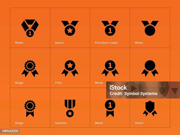 Ilustración de Medalla Y Taza Iconos Sobre Fondo Naranja y más Vectores Libres de Derechos de 2015 - 2015, Aplicación para móviles, Bolso