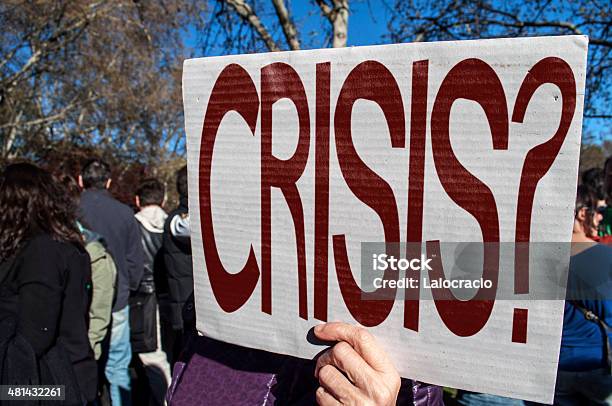 Crisis Foto de stock y más banco de imágenes de Manifestación - Manifestación, Caída de la bolsa de acciones, Manifestante