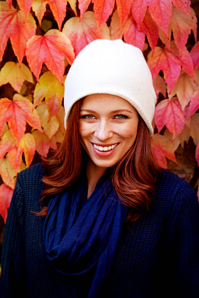 istock Beautiful young woman in autumn clothes 481433111