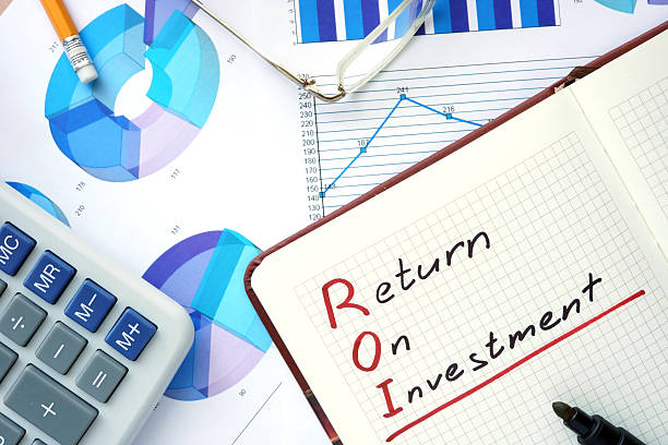 istock Notepad with word ROI return on investment concept and marker. 481498368