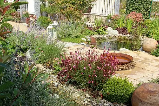Wonderful gardendesign with waterpond