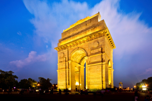 illuminated India Gate in Dehli at dusk