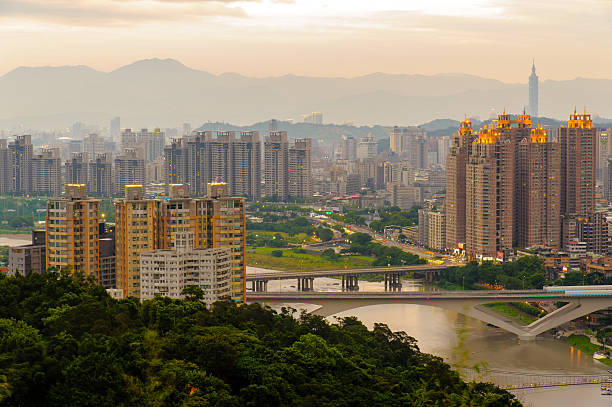 istock night view of bitan, taipei 481510382