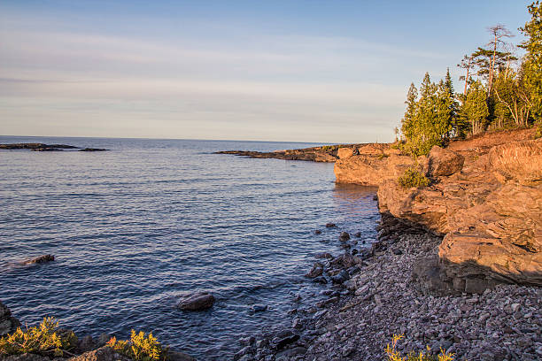 istock Lake Superior Coast With Sandstone Cliff 481516154