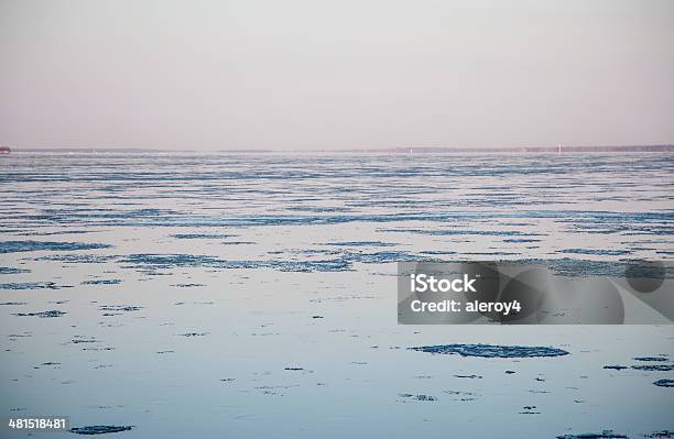 Ice Breaking 바라요 가 녹기에 대한 스톡 사진 및 기타 이미지 - 녹기, 봄, 사진-이미지