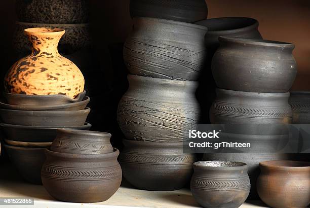 Clay Pottery Cerámica Foto de stock y más banco de imágenes de Alfarero - Alfarero, Alfarería, Anticuado