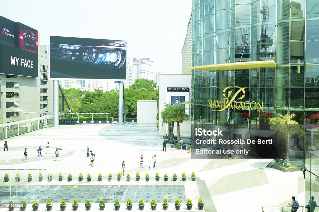Siam Paragon Shopping Mall Stock Photo - Download Image Now - Architecture,  Arts Culture and Entertainment, Asia - iStock