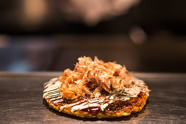 osaka okonomiyaki - okonomiyaki foto e immagini stock