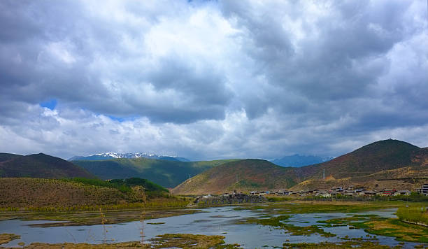 istock Chinese Landscape.  View from Ganden Sumtseling Gompa. 481559104