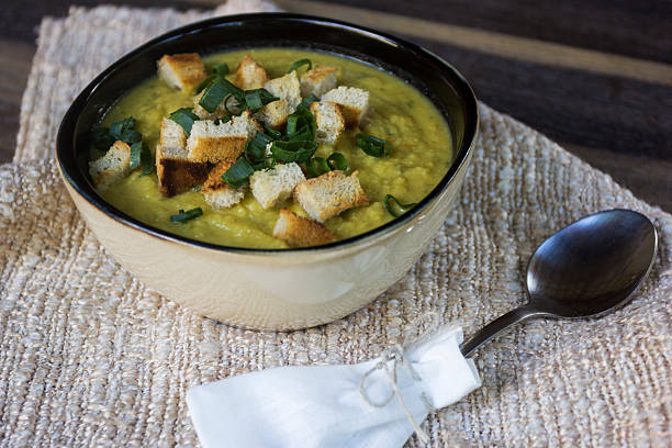istock Creamy lentil soup 481562176